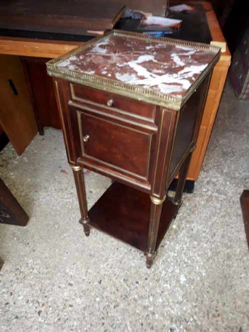 19TH CENTURY BRASS MOUNTED MAHOGANY BEDSIDE CABINET - ADDITIONAL PHOTO 5