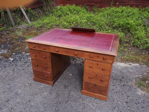 Victorian Pedestal Oak Partners Desk
