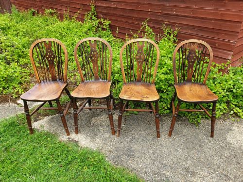 Set of 4 Early 20th Century Windsor Chairs