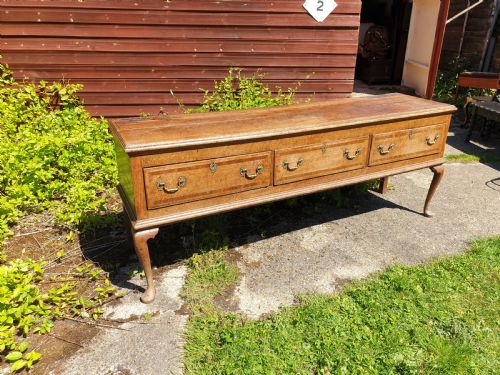 Early 19th Century Oak 3 Drawer Dresser Base.
