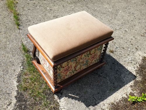 GOOD EARLY VICTORIAN ROSEWOOD BOX SEAT STOOL - ADDITIONAL PHOTO 3