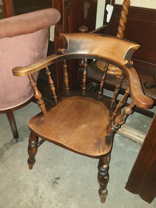 Good Original Smokers Bow Desk Armchair.