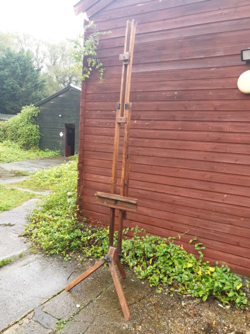 All Singing and Dancing Artists Travelling Painting Easel