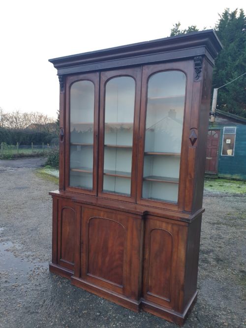 Good Compact Victorian Mahogany Breakfront Bookcase