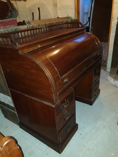 Large Victorian Mahogany Cylinder Top Pedestal Desk
