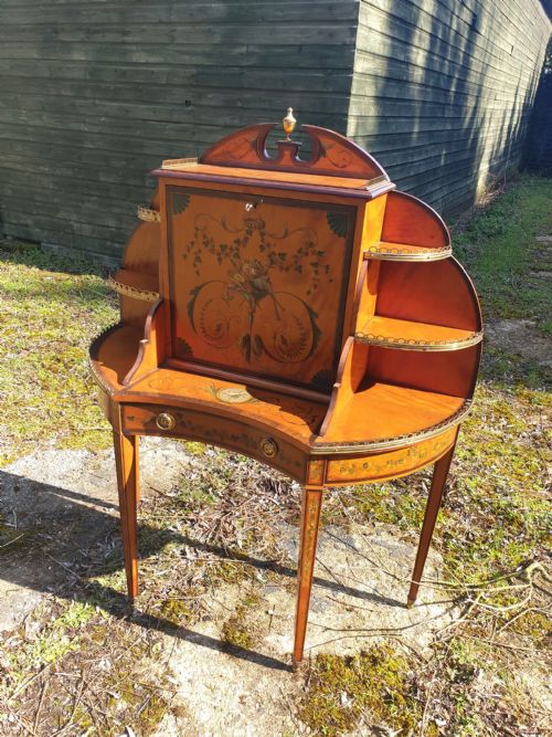Late Victorian Decorated Satinwood Bonjour Du Jour.