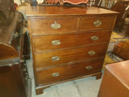 Good Solid Georgian Oak Chest of Drawers.