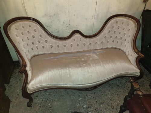 Mid Victorian Rosewood Double Spoon Back Chaise Longue.