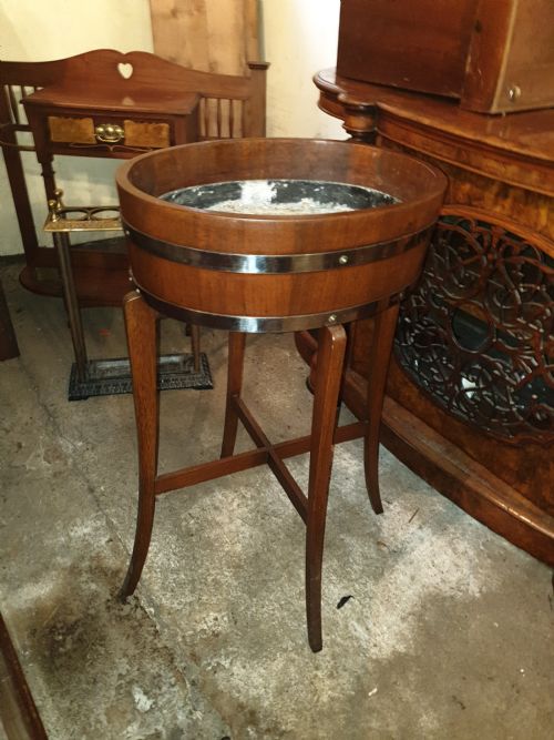 Early 20th Century Jardinere Stand