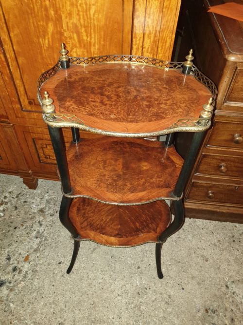 Late Victorian 3 Tier Etagere