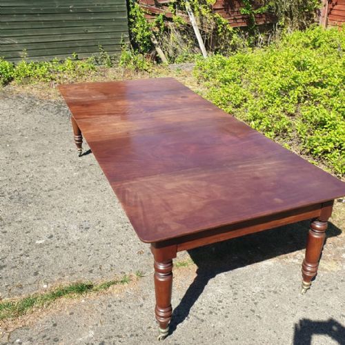 Regency 3 Leaf 12 Seater Extending Dining Table.