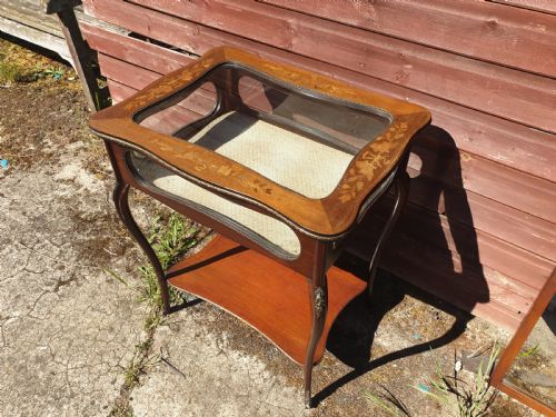 Inlaid Bijouterie Display Table