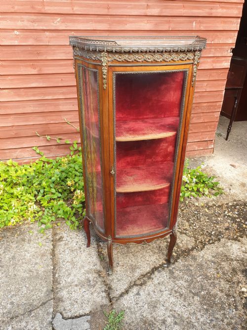Gilt Metal Mounted Display Vitrine