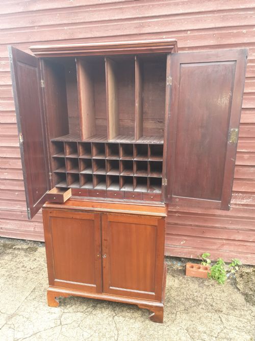 COMPACT EARLY 19TH CENTURY MAHOGANY FITTED OFFICE CABINET - ADDITIONAL PHOTO 1