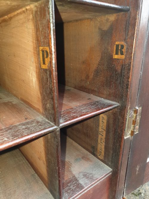 COMPACT EARLY 19TH CENTURY MAHOGANY FITTED OFFICE CABINET - ADDITIONAL PHOTO 3