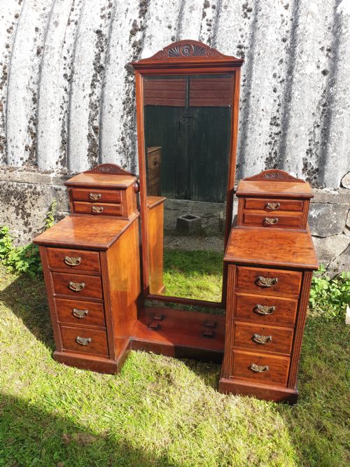 Good Quality Victorian Mahogany Dressing Table by Maples.