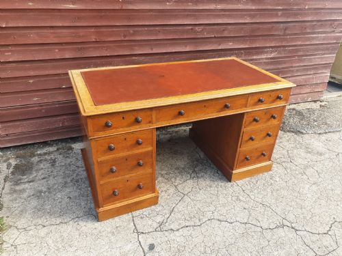 Victorian Oak Kneehole Pedestal Desk