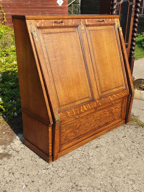 Large Late Victorian Library Folio Stand.