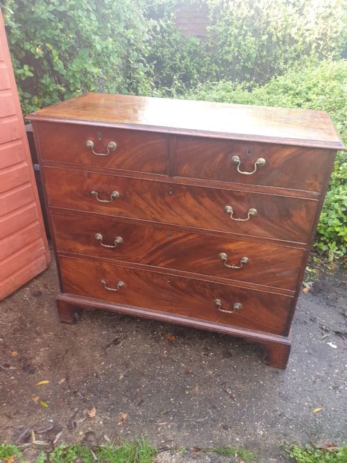 Late Georgian Mahogany Chest of Drawers.