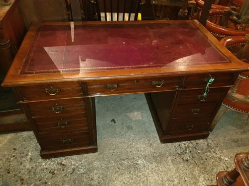 Late Victorian Kneehole Pedestal Desk with Makers Stamp.
