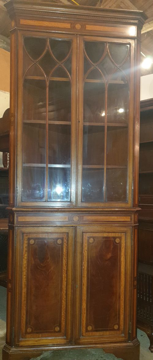 Early 20th Century Inlaid Mahogany Corner Cabinet.