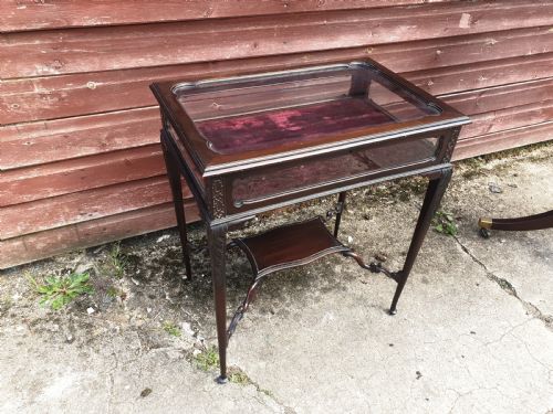 Edwardian Mahogany Bijouterie Display Table
