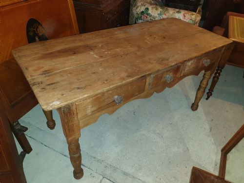 Victorian Pine 3 Drawer Serving Table.
