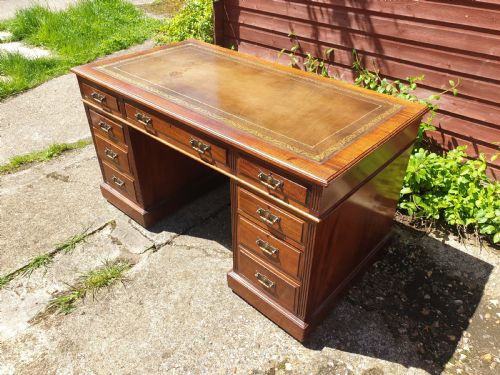Late Victorian Mahogany Pedestal Desk by Maples
