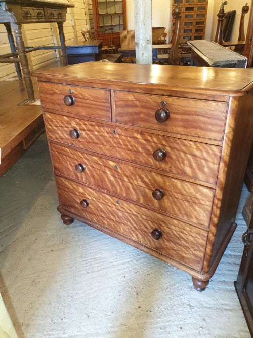 Victorian Satinbirch Chest of Drawers.