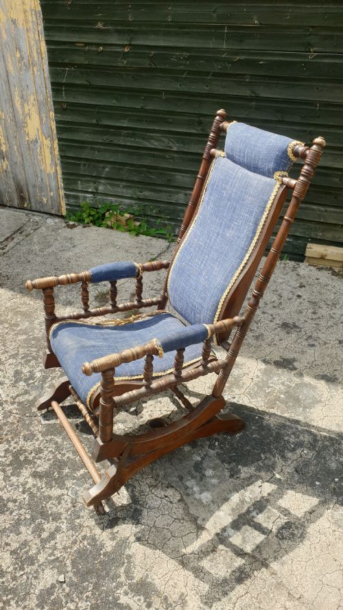 Late Victorian American Rocking Chair.