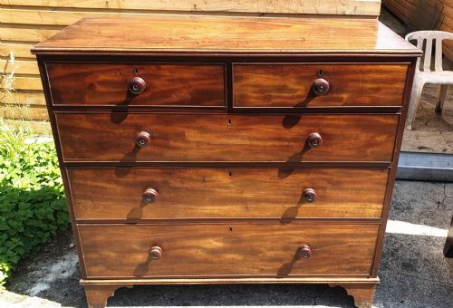 Regency Mahogany Chest of Drawers of Good Practical Size.