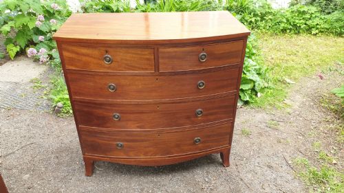 Regency Mahogany Bow Front Chest of Drawers.