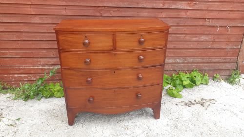 Victorian Mahogany Bow Front Chest of Drawers.