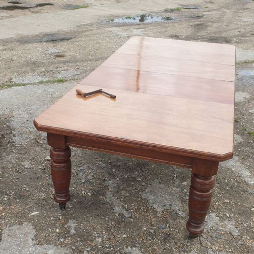 Late Victorian (8 Foot Plus) Walnut 2 Leaf Extending Dining Table.