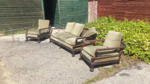 Good Quality Framed Country House 3 Piece Suite.