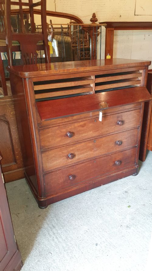 Unusual Victorian Mahogany Chest of Drawers