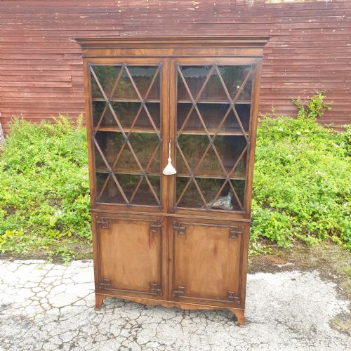 Early 20th Century Mahogany Bookcase Cabinet.