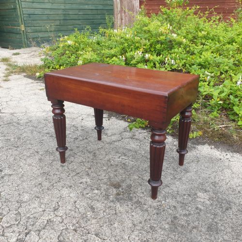 Early Victorian Mahogany Bidet Occasional Table, with a Gillows Design Leg.