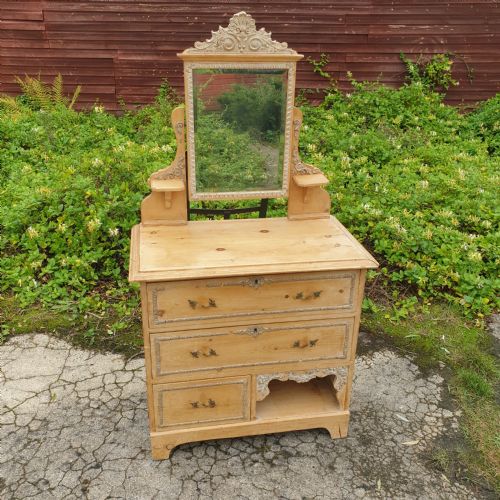 Late Victorian Pine Dressing Chest.