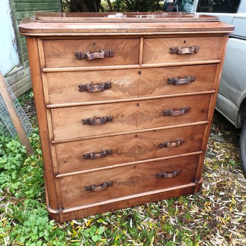 LARGE VICTORIAN MAHOGANY CHEST OF DRAWERS - ADDITIONAL PHOTO 4