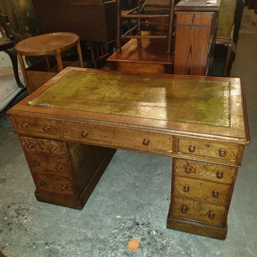 Victorian Oak Kneehole Pedestal Desk