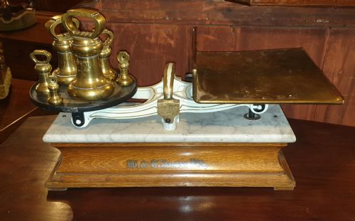 Early 20th Century Avery Kitchen or Shop Scales, with Brass Weights