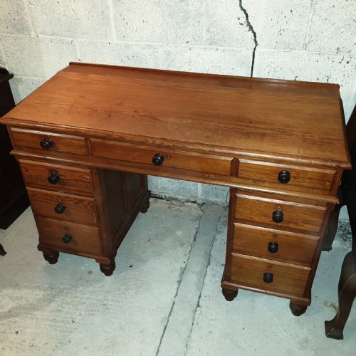 LATE VICTORIAN PITCH PINE KNEEHOLE PEDESTAL DESK - ADDITIONAL PHOTO 4