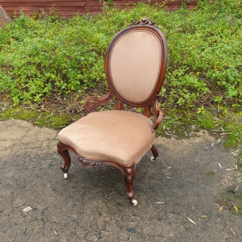 Victorian Walnut Spoon Back Bedroom Chair