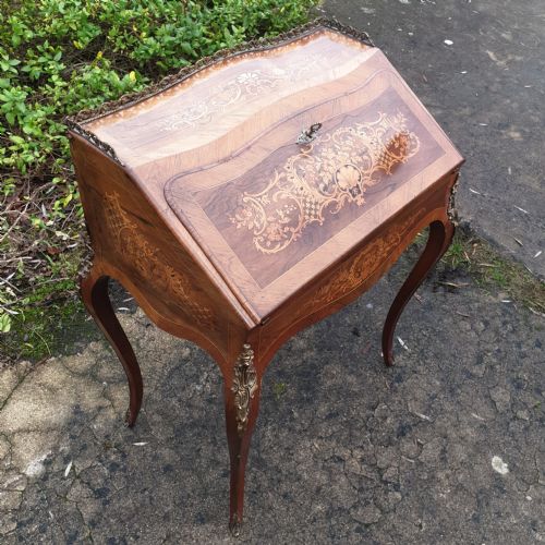 Inlaid Rosewood Bureau De Dame.