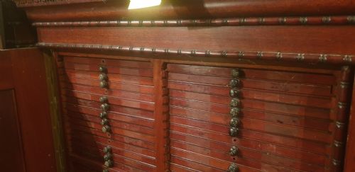 PAIR OF 19TH CENTURY MAHOGANY SPECIMENCOLLECTOR CABINETS - ADDITIONAL PHOTO 12