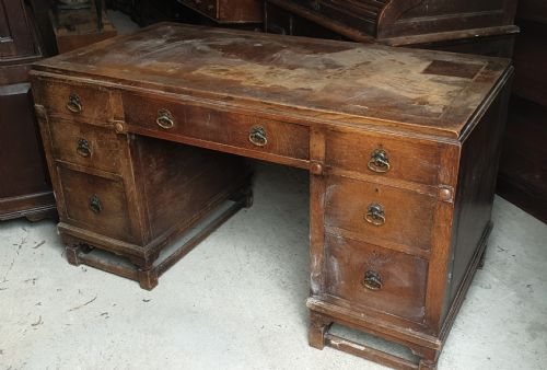 1920s Oak Kneehole Pedestal Desk.
