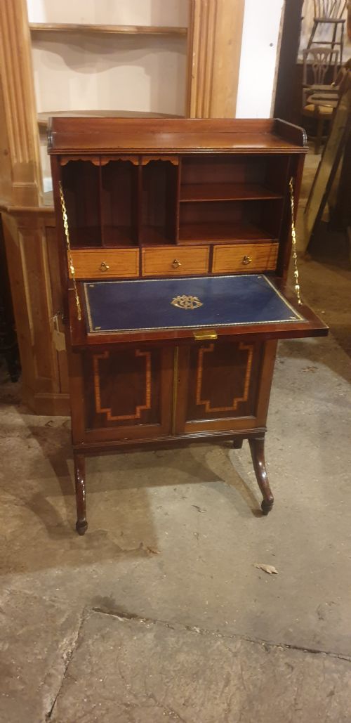 Good Quality Edwardian Inlaid Mahogany Writing Cabinet.
