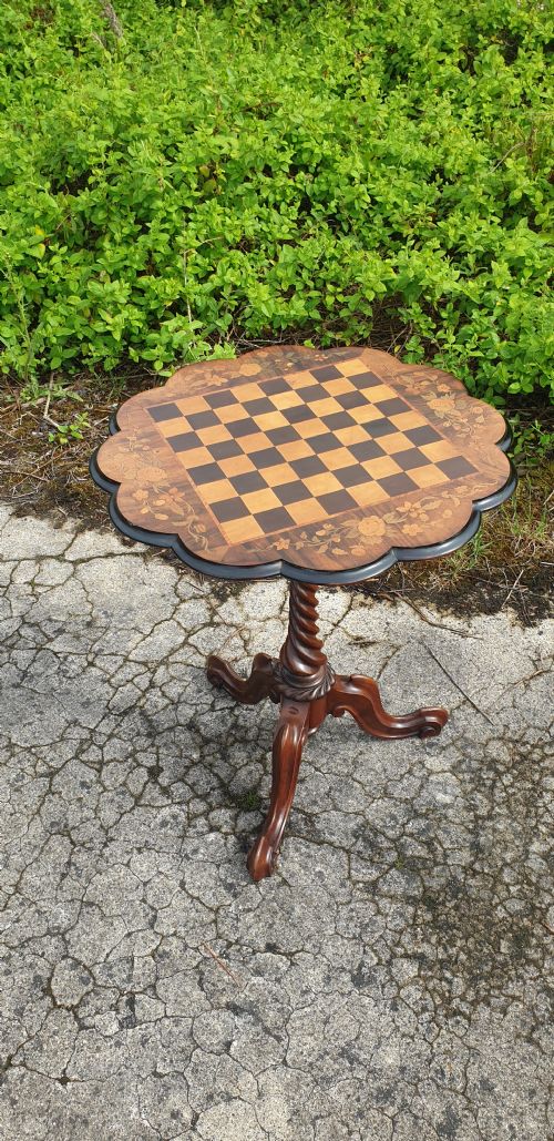 Good Victorian Inlaid Tip Top Chess Table, Good Size.