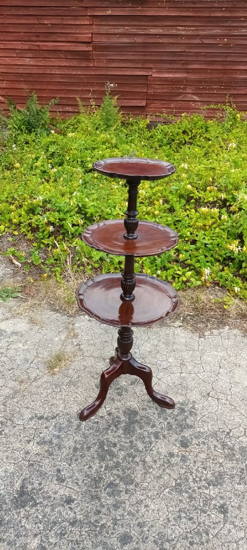 Edwardian Mahogany 3 Tier Occasional Table/dumb Waiter.